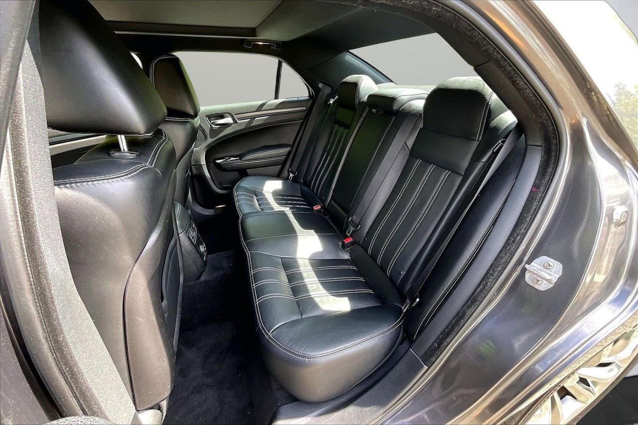 Used 2014 Chrysler 300 S RWD image 23