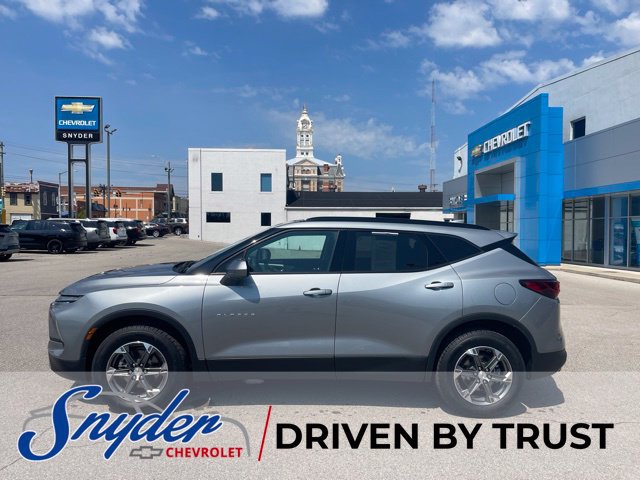 Used 2024 Chevrolet Blazer LT w/ Convenience Package FWD image 1