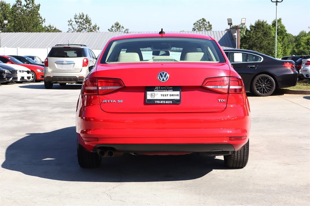 Used 2015 Volkswagen Jetta TDI SE FWD image 6