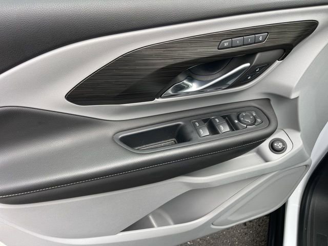 Used 2023 GMC Terrain SLT w/ Tech Package image 19