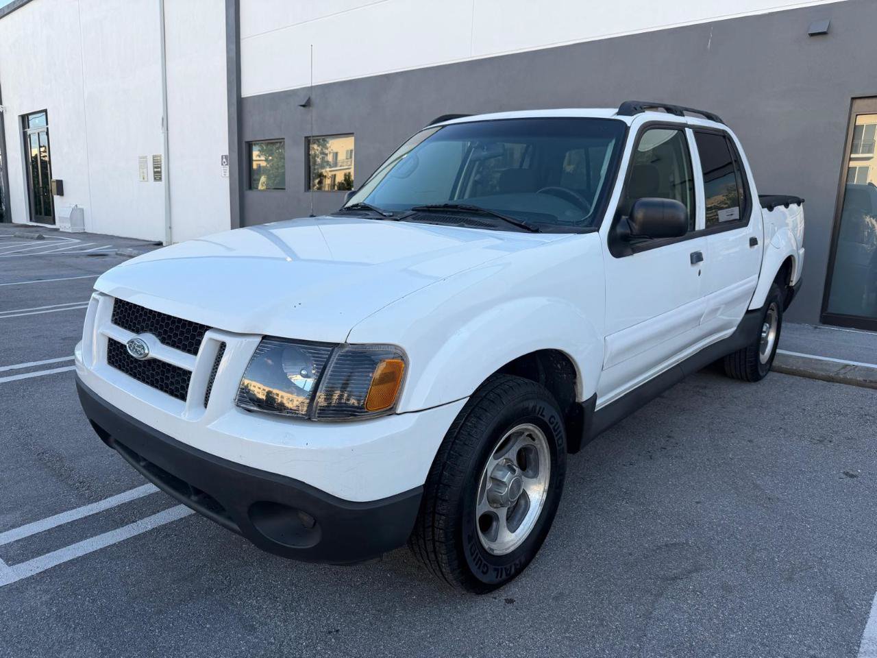 Used 2005 Ford Explorer Sport Trac XLT RWD image 3
