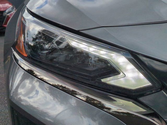 Used 2024 Nissan Altima 2.5 SR w/ SR Premium Package FWD image 11