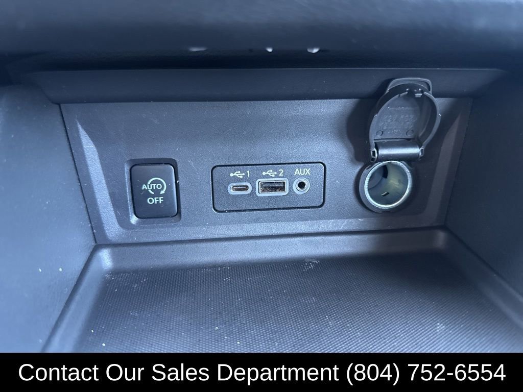 Used 2025 Nissan Sentra SV image 23