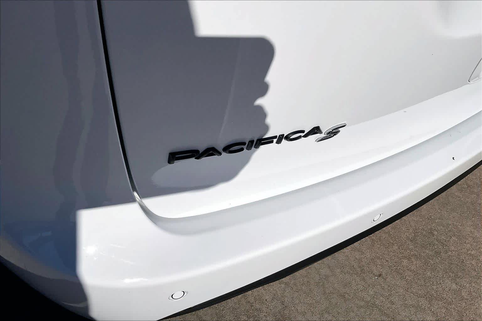 New 2026 Chrysler Pacifica Limited w/ S Appearance Package image 15