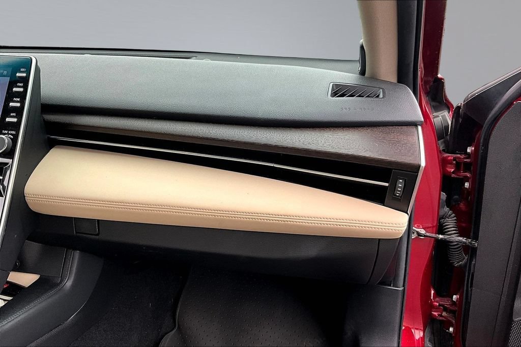 Used 2019 Toyota Avalon Limited w/ Advanced Safety Package FWD image 24