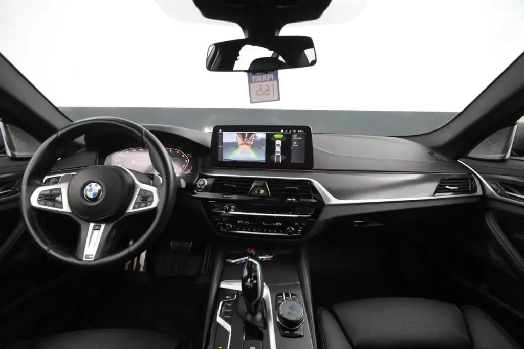 Used 2021 BMW M550i xDrive w/ Executive Package AWD/4WD image 33