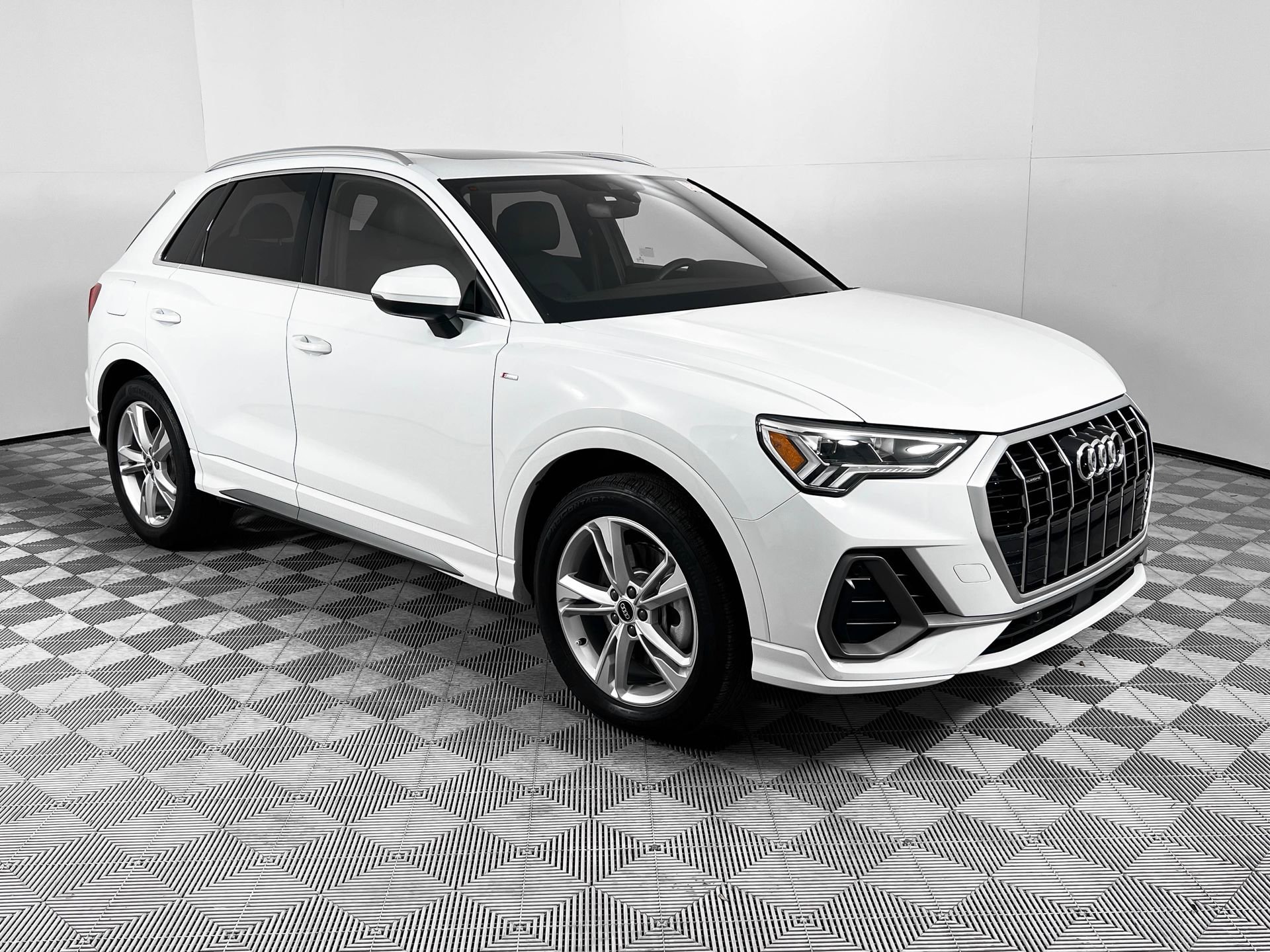 Used 2022 Audi Q3 2.0T Premium Plus w/ Premium Plus Package