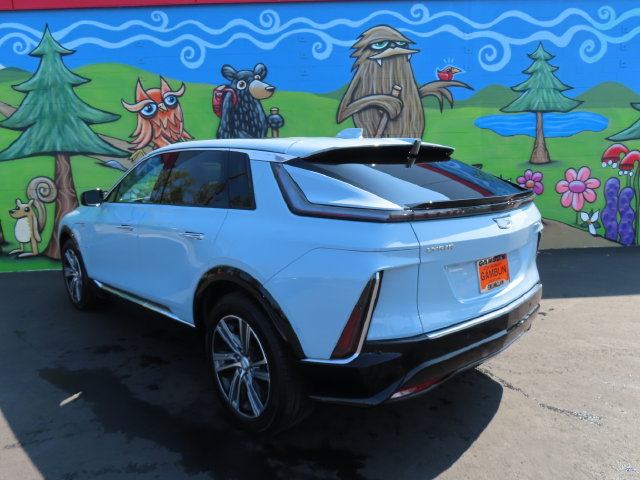 Certified 2024 Cadillac Lyriq Luxury AWD/4WD image 7