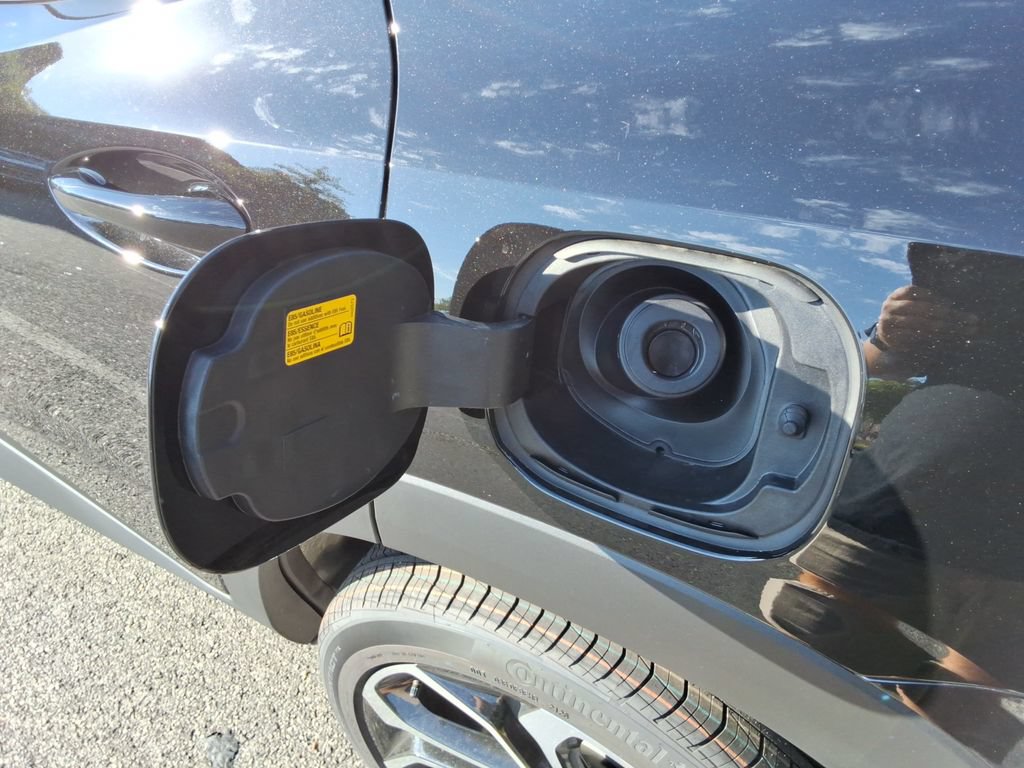 New 2026 Chevrolet Trax RS w/ Sunroof Package FWD image 12