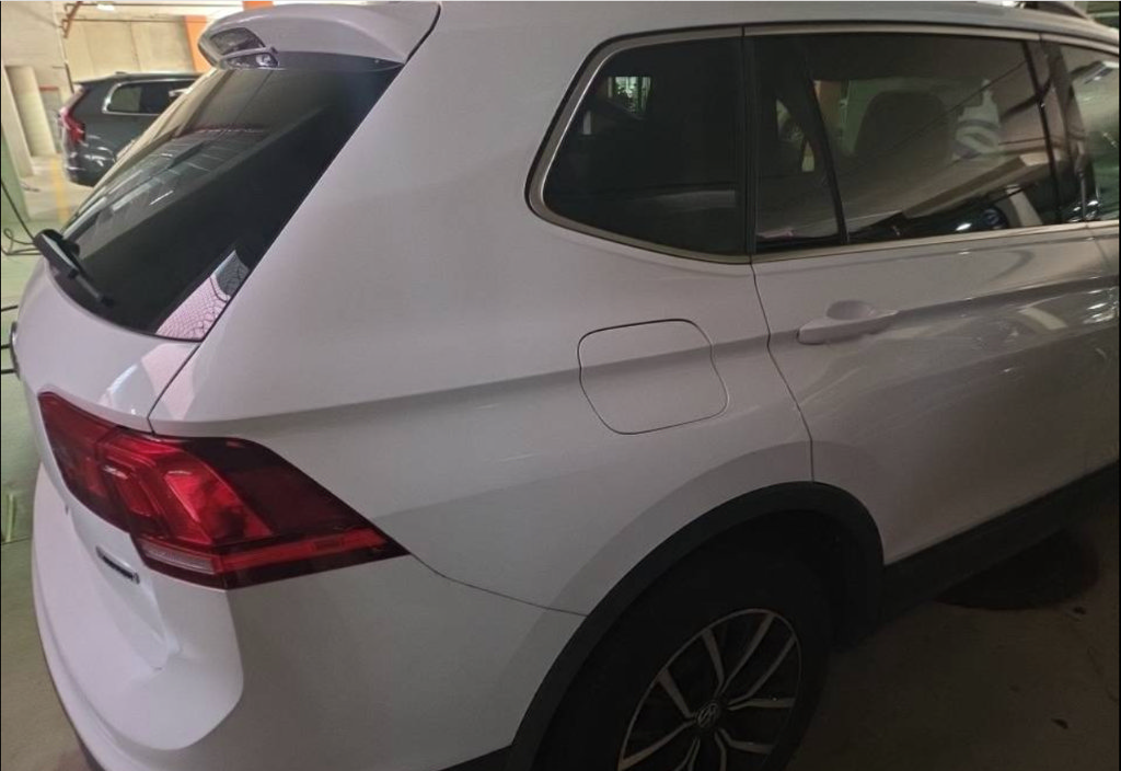Used 2019 Volkswagen Tiguan SE w/ Panoramic Sunroof Package AWD/4WD image 3