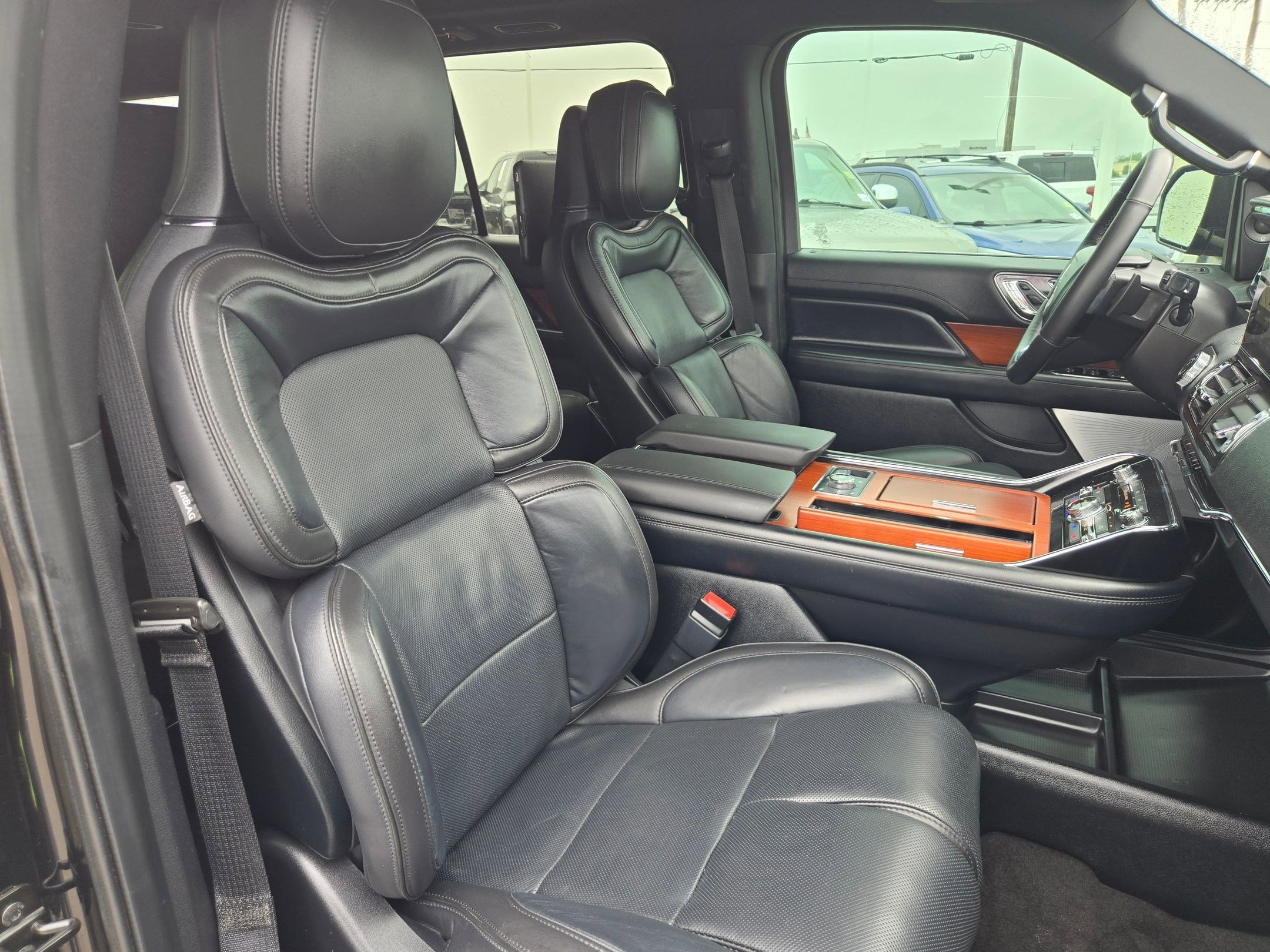 Used 2018 Lincoln Navigator L Reserve w/ Technology Package AWD/4WD image 21