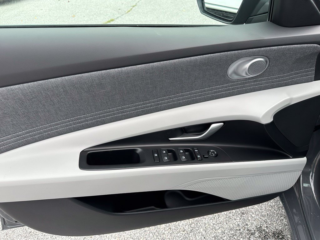 New 2026 Hyundai Elantra SEL Sport FWD image 12