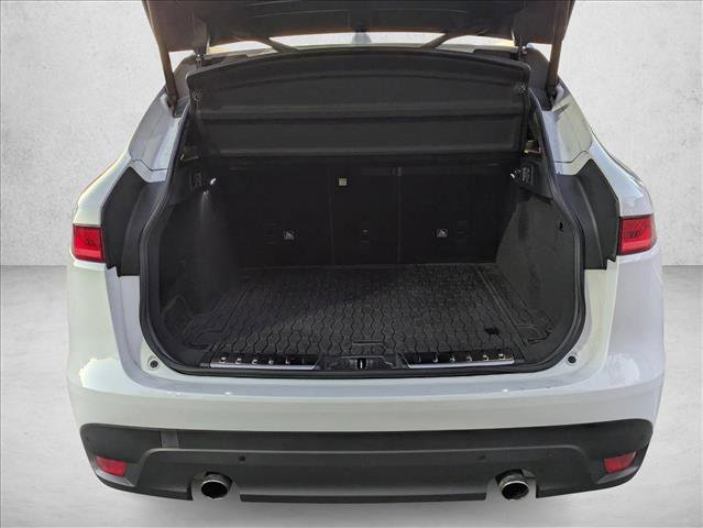 Used 2019 Jaguar F-PACE Premium image 6