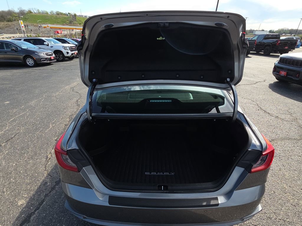 Used 2025 Toyota Camry XSE w/ Premium Plus Package image 32