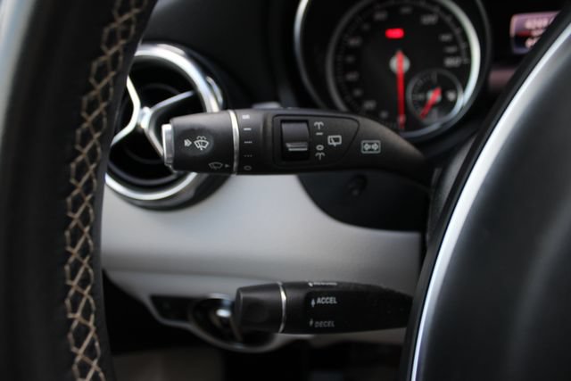 Certified 2018 Mercedes-Benz GLA 250 4MATIC image 7