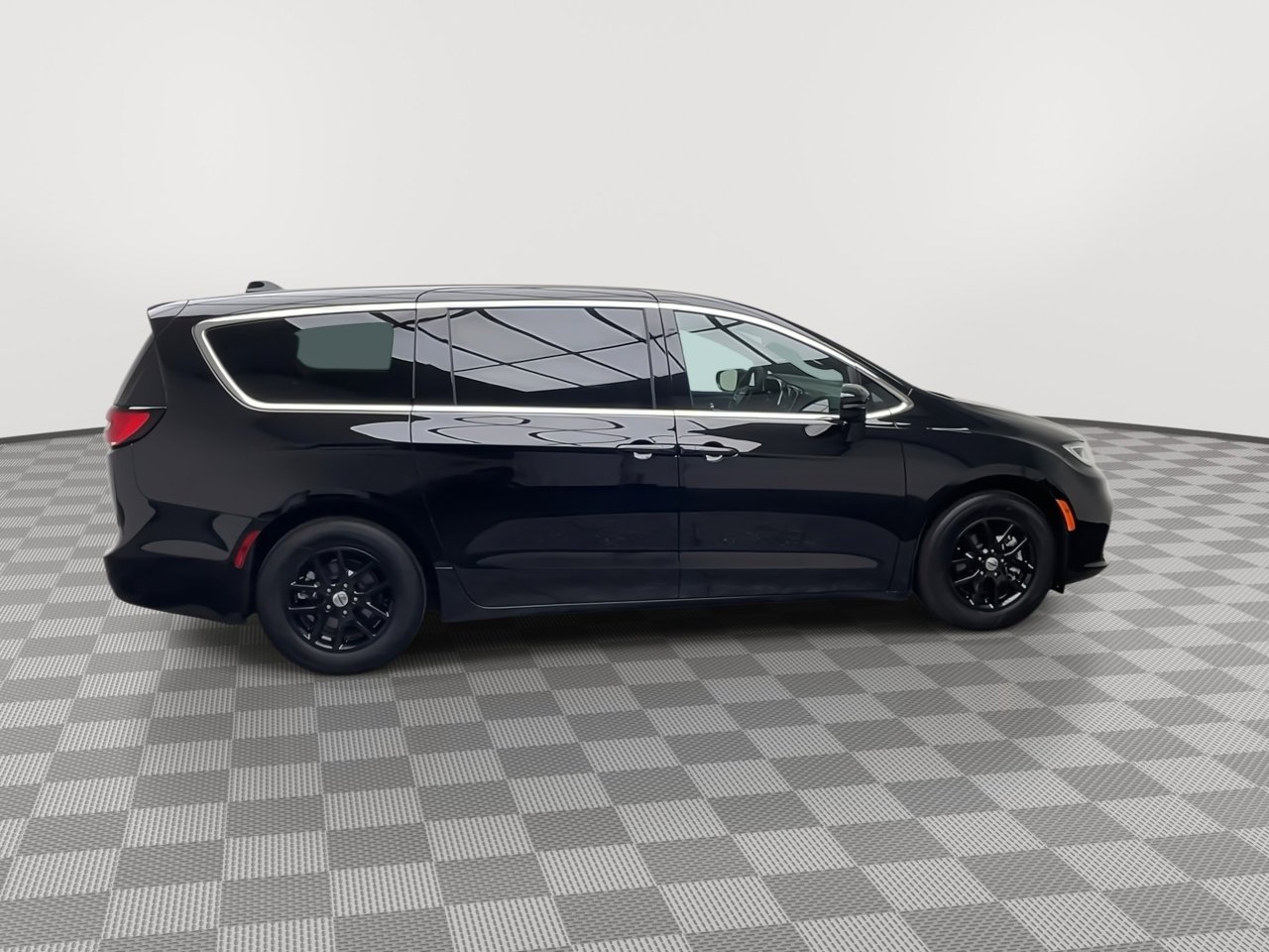 Used 2025 Chrysler Pacifica Select FWD image 37