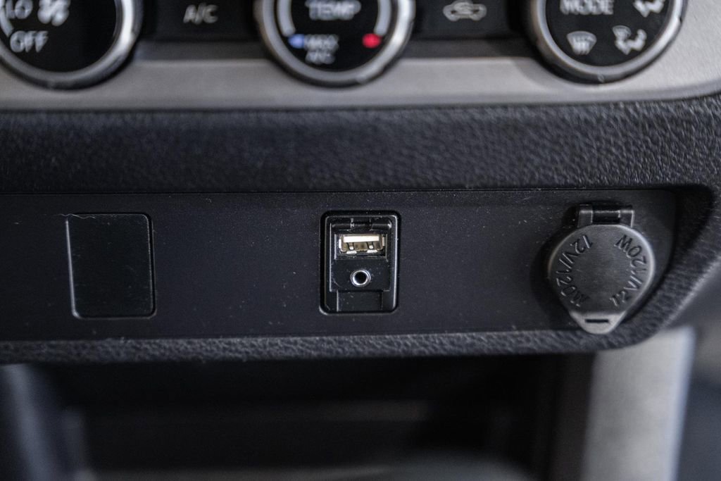 Used 2016 Toyota Tacoma SR5 image 18