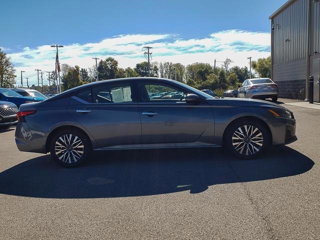 Used 2023 Nissan Altima 2.5 SV image 4