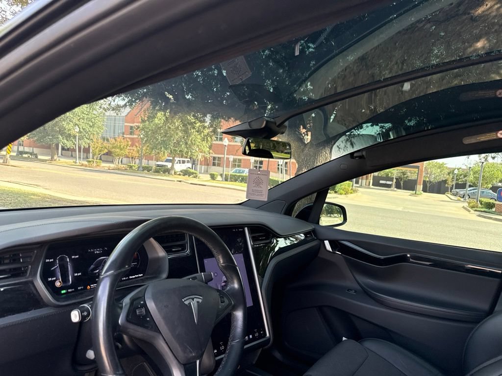 Used 2018 Tesla Model X 75D AWD/4WD image 39