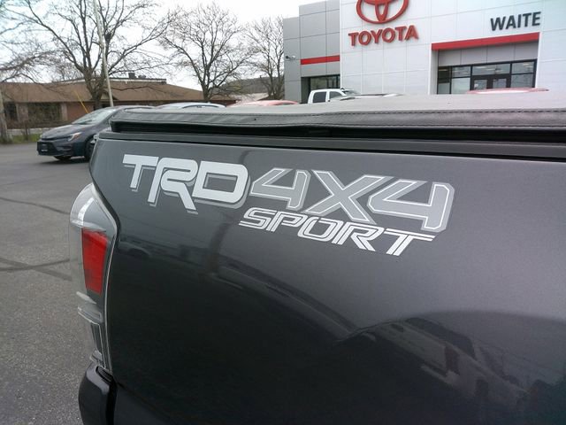 Used 2023 Toyota Tacoma TRD Sport w/ Black Out Package (TMS) image 10