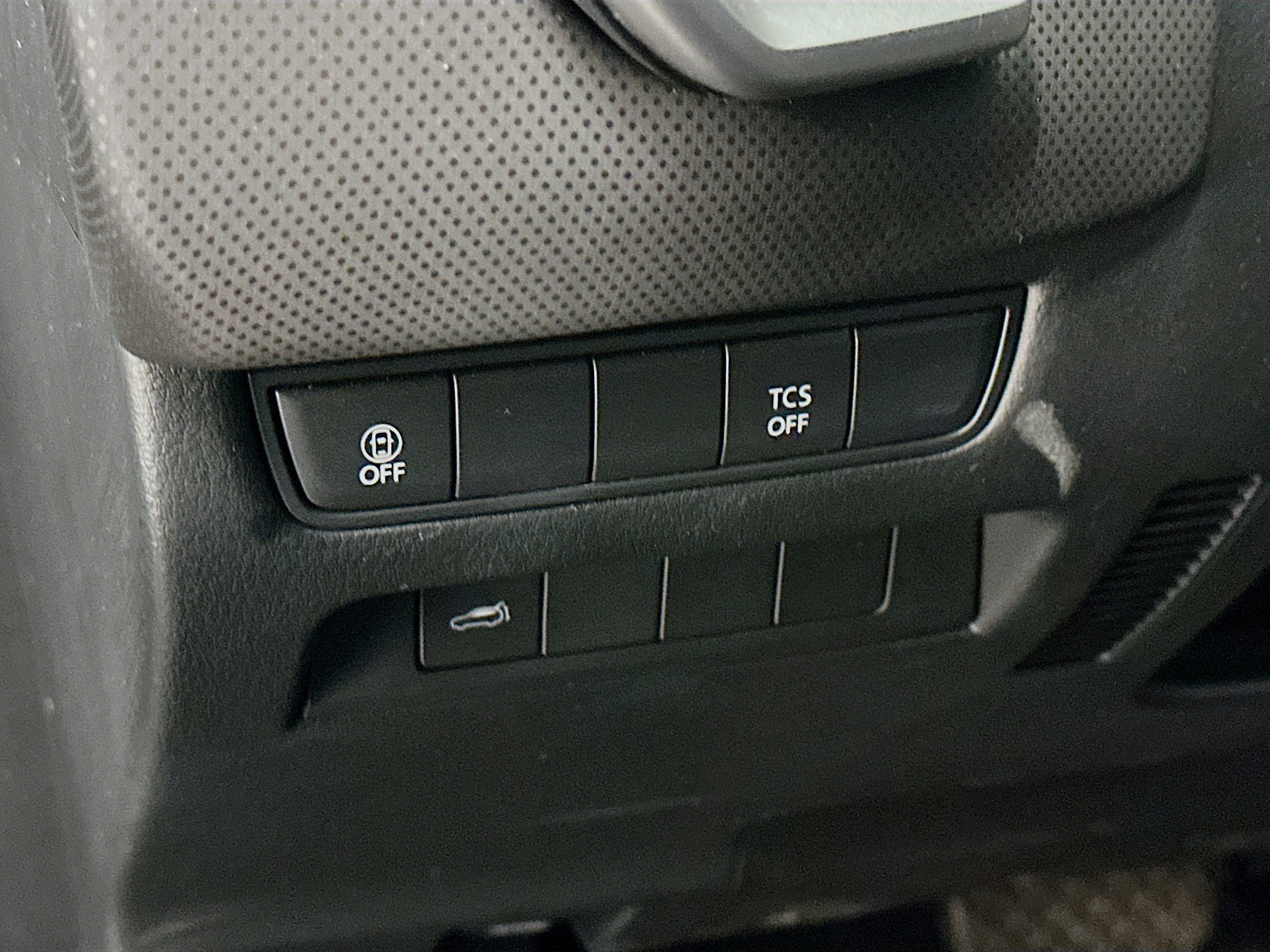 Used 2025 MAZDA CX-50 AWD 2.5 S w/ Premium Package image 17