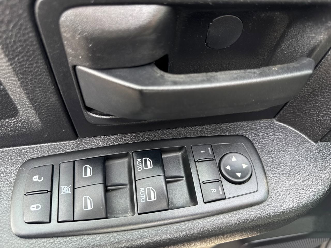 Used 2015 RAM 1500 Tradesman w/ Popular Equipment Group AWD/4WD image 15