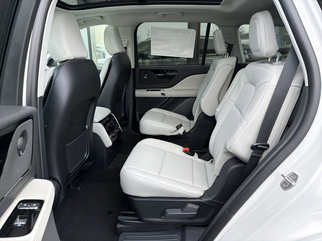 New 2026 Lincoln Aviator Premiere image 6