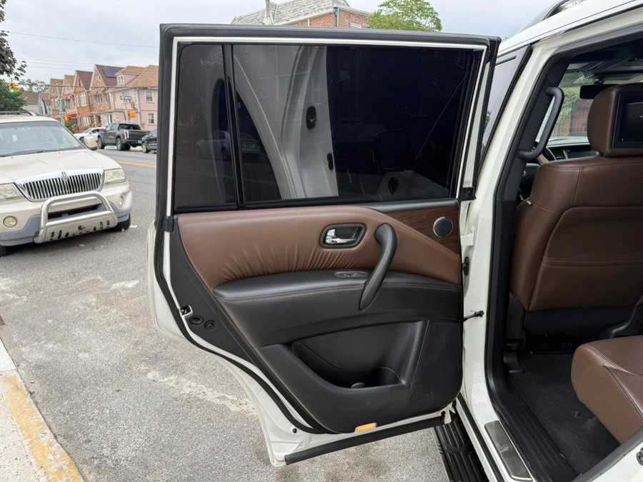 Used 2020 Nissan Armada Platinum w/ Platinum Reserve Package AWD/4WD image 26