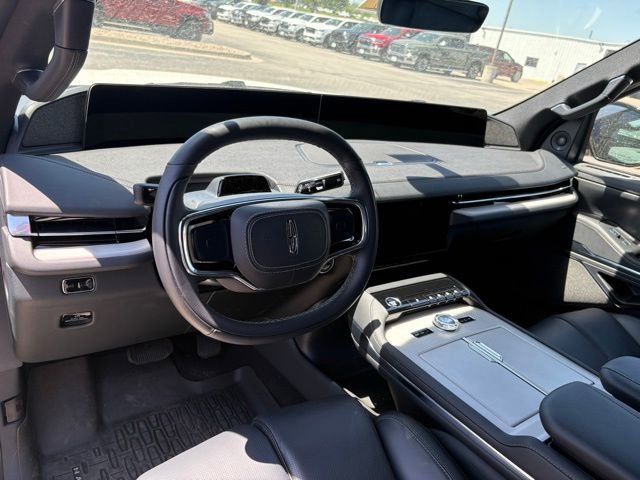 Used 2026 Lincoln Navigator Reserve w/ Jet Appearance Package AWD/4WD image 9