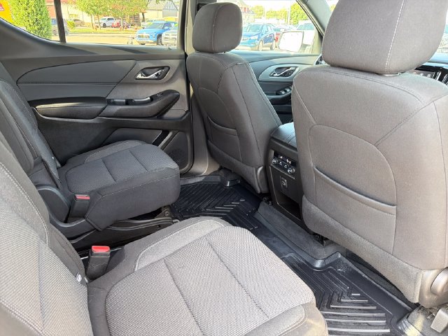 Used 2022 Chevrolet Traverse LT FWD image 26