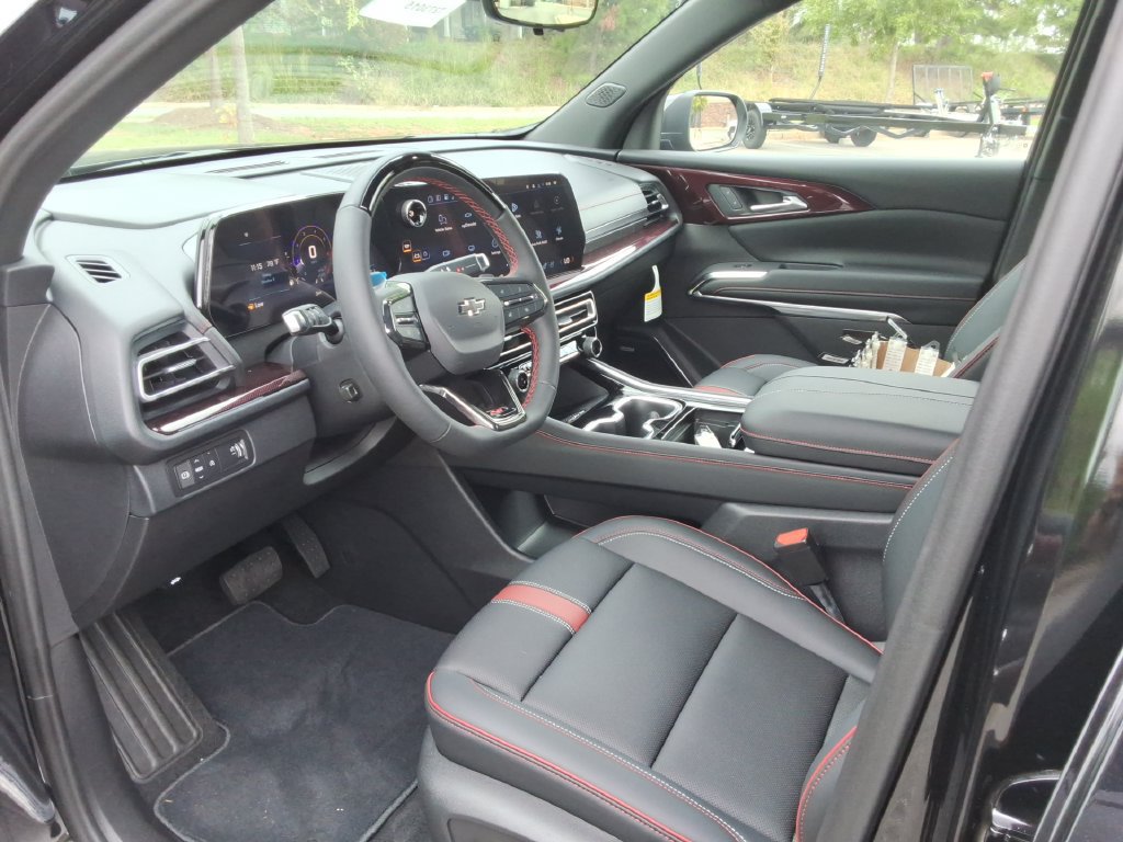 New 2027 Chevrolet Traverse RS FWD image 20
