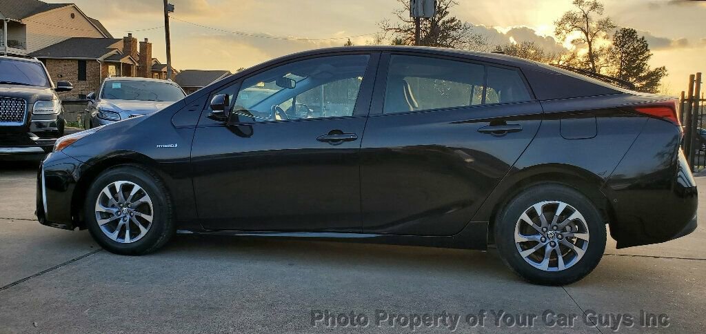 Used 2019 Toyota Prius Limited w/ Premium Convenience Package FWD image 18