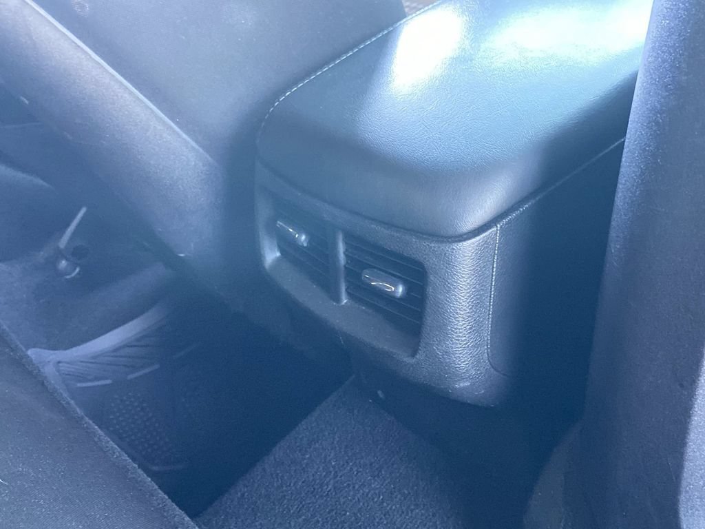 Used 2019 Dodge Challenger SXT RWD image 16