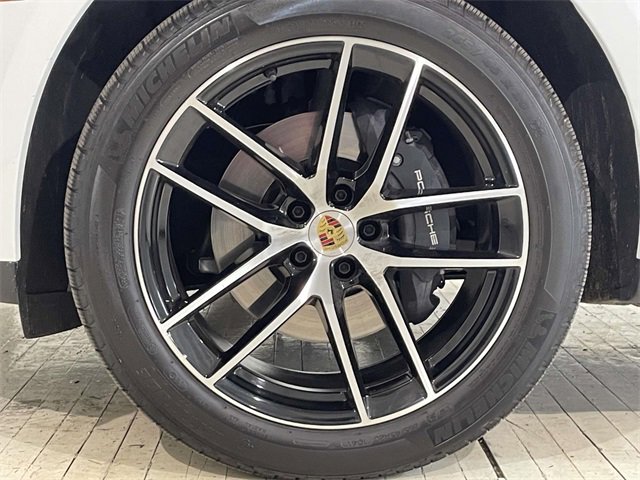 Used 2025 Porsche Macan image 13