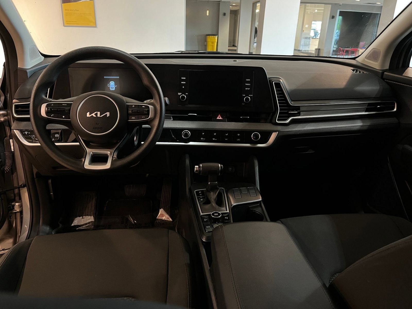 Used 2025 Kia Sportage LX FWD image 33
