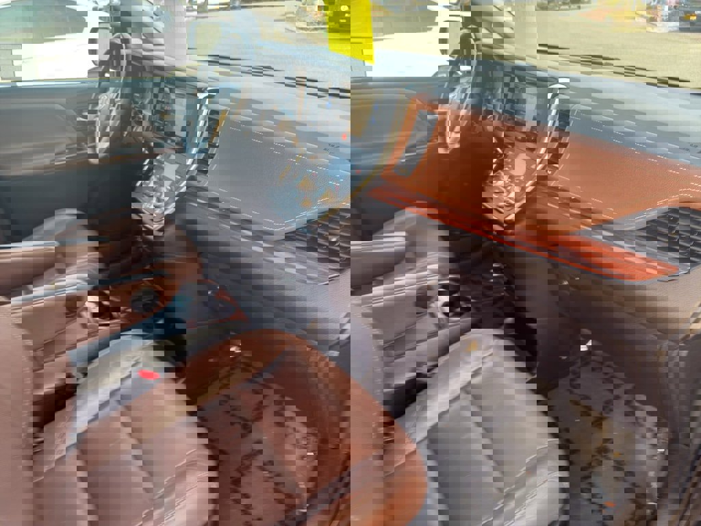 Used 2017 Toyota Sienna Limited Premium image 30