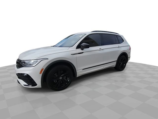 Used 2024 Volkswagen Tiguan SE R-Line image 4