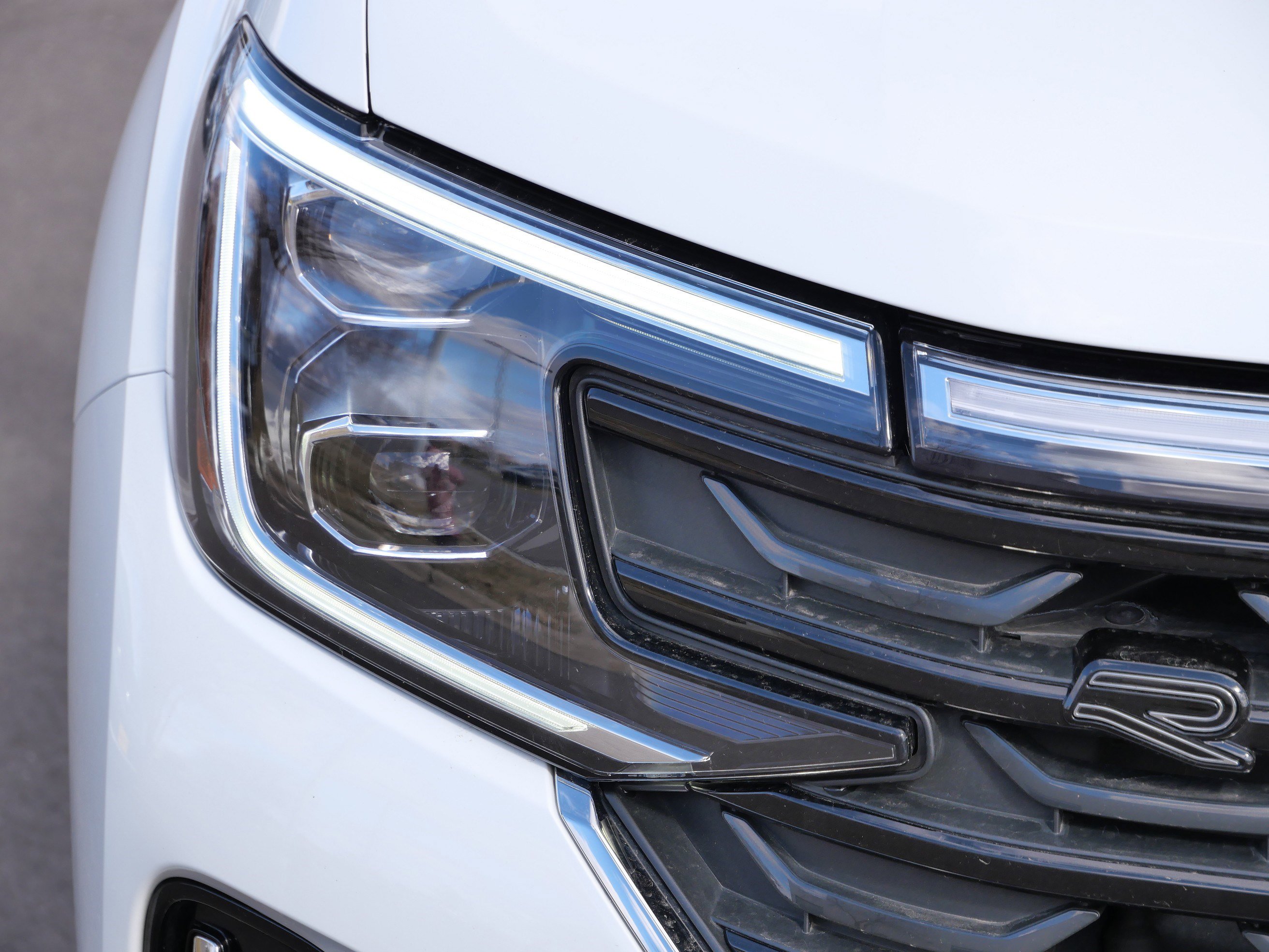 Certified 2024 Volkswagen Atlas SEL Premium R-Line image 16