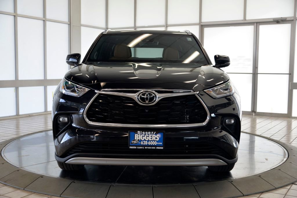 Used 2022 Toyota Highlander Platinum AWD/4WD image 3