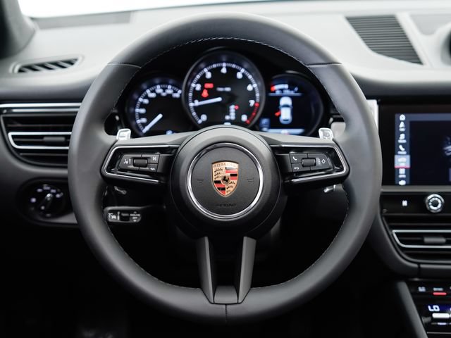 Certified 2025 Porsche Macan AWD/4WD image 13