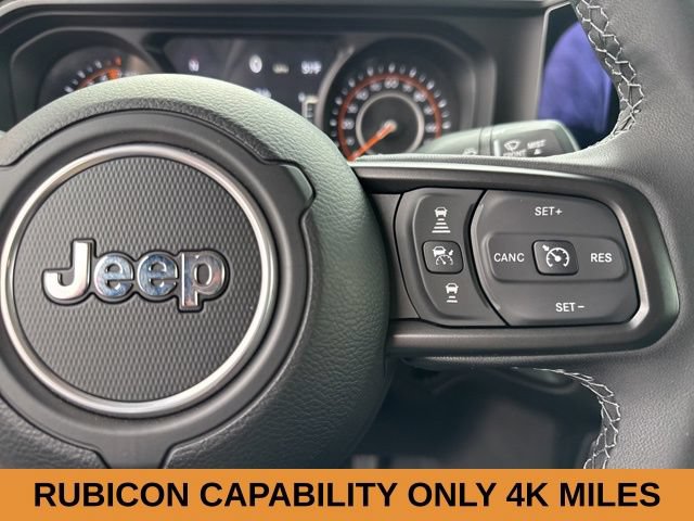 Used 2025 Jeep Gladiator Rubicon w/ Technology Group AWD/4WD image 42