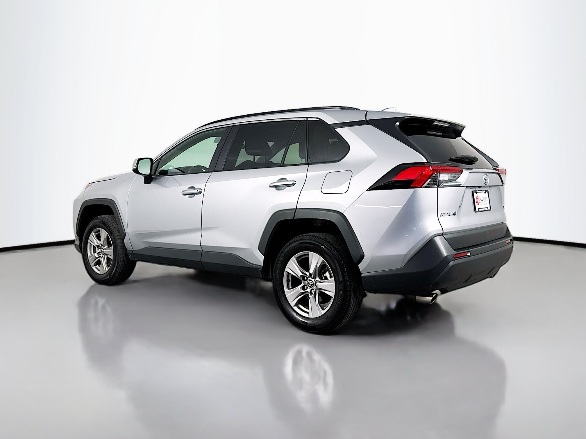 Certified 2025 Toyota RAV4 XLE AWD/4WD image 5