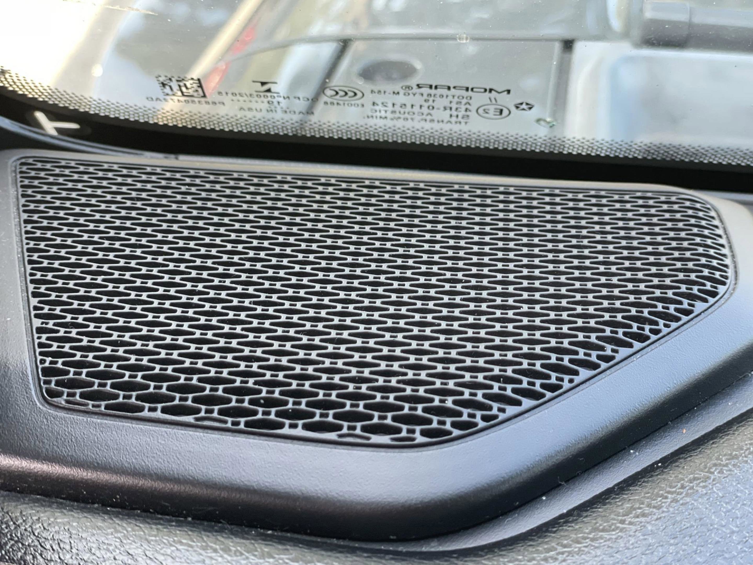 Used 2020 Jeep Gladiator Overland w/ Dual Top Group image 18