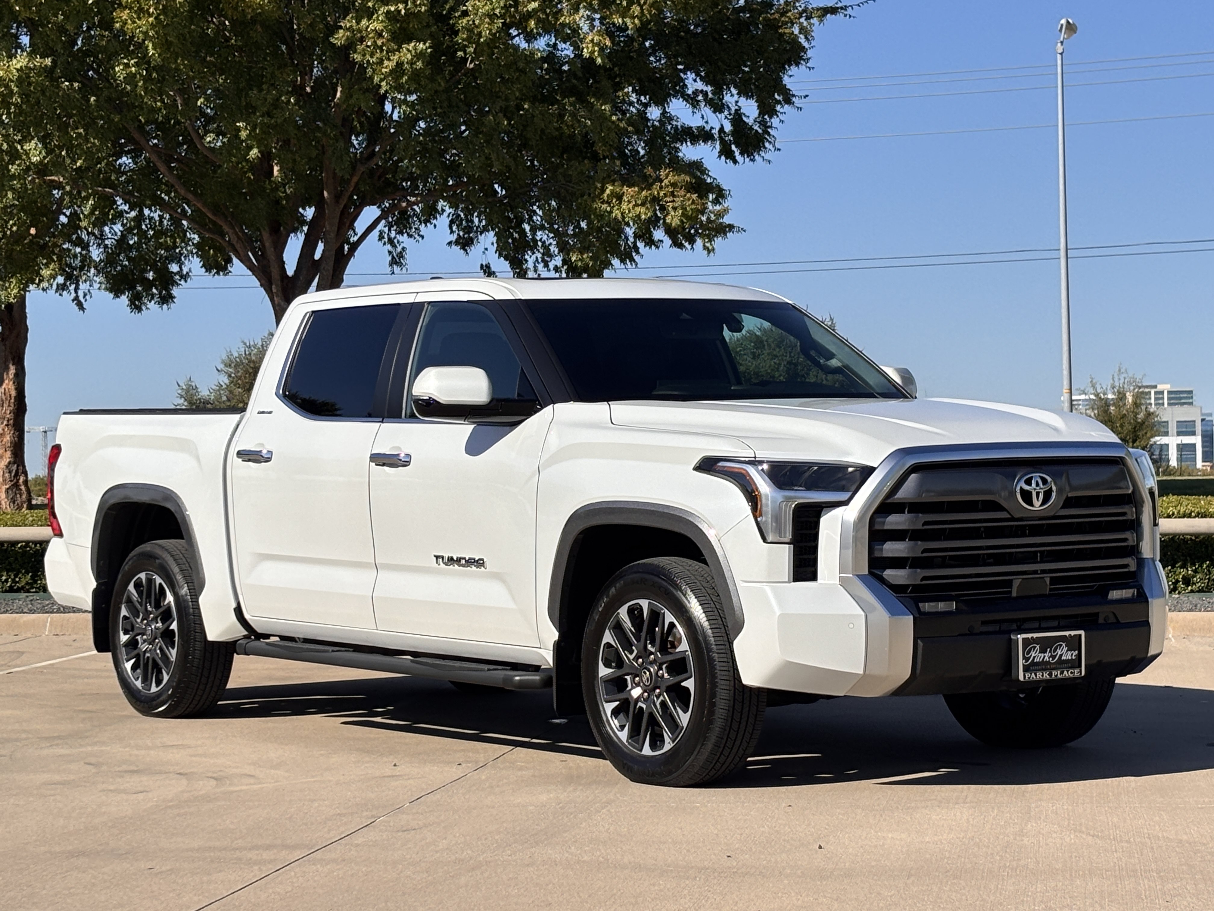 Used 2025 Toyota Tundra Limited w/ Power Package AWD/4WD image 7