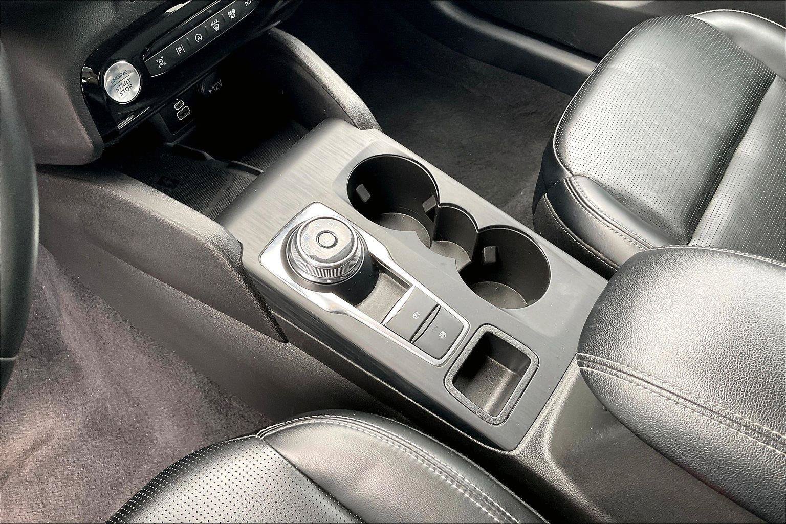 Used 2024 Ford Escape Platinum AWD/4WD image 16