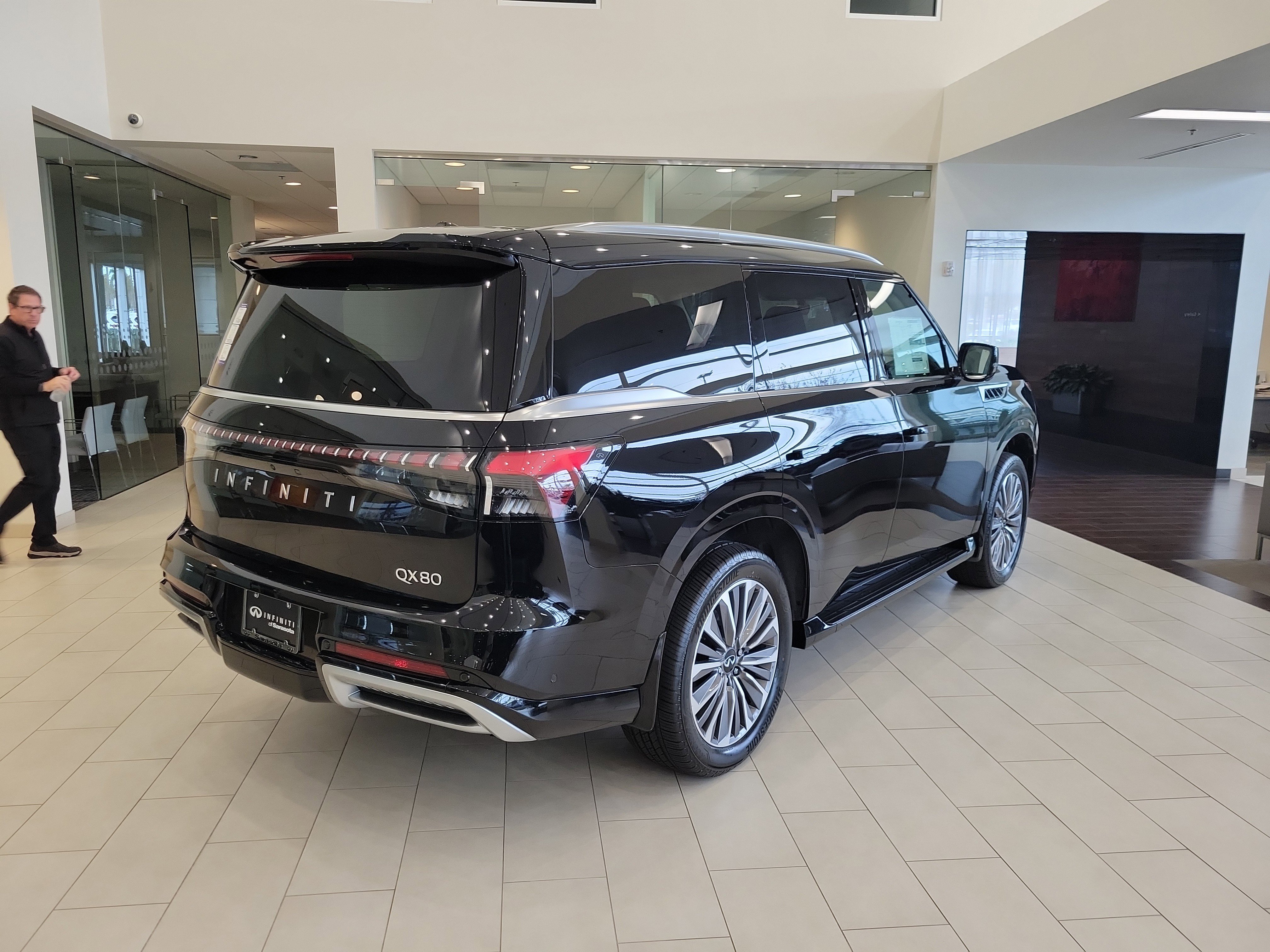 New 2026 INFINITI QX80 Luxe image 4