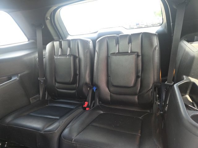 Used 2018 Ford Explorer XLT w/ Equipment Group 202A AWD/4WD image 17