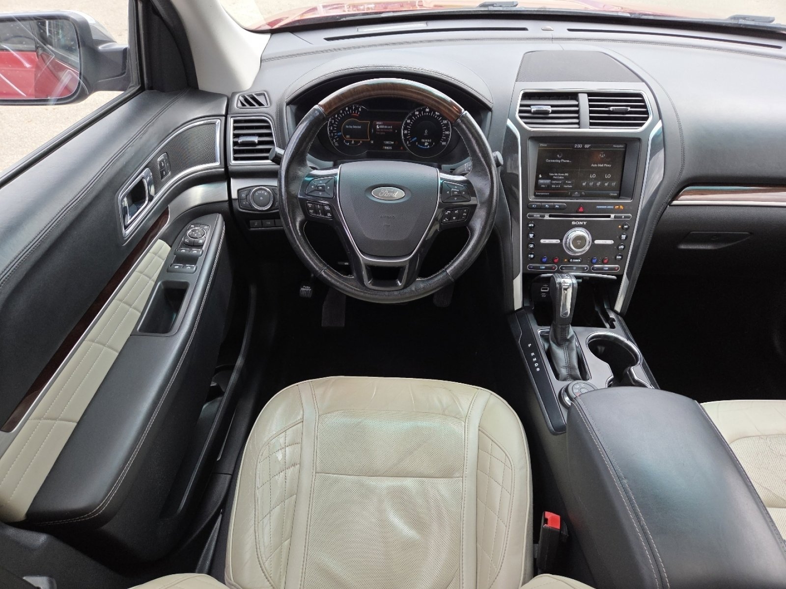 Used 2016 Ford Explorer Platinum AWD/4WD image 25