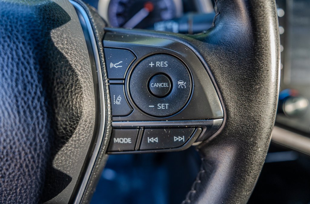 Used 2018 Toyota Camry XLE w/ Audio Package FWD image 17