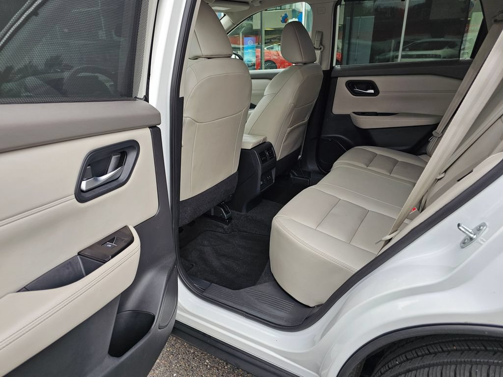 Used 2023 Nissan Rogue SL w/ SL Premium Package AWD/4WD image 17